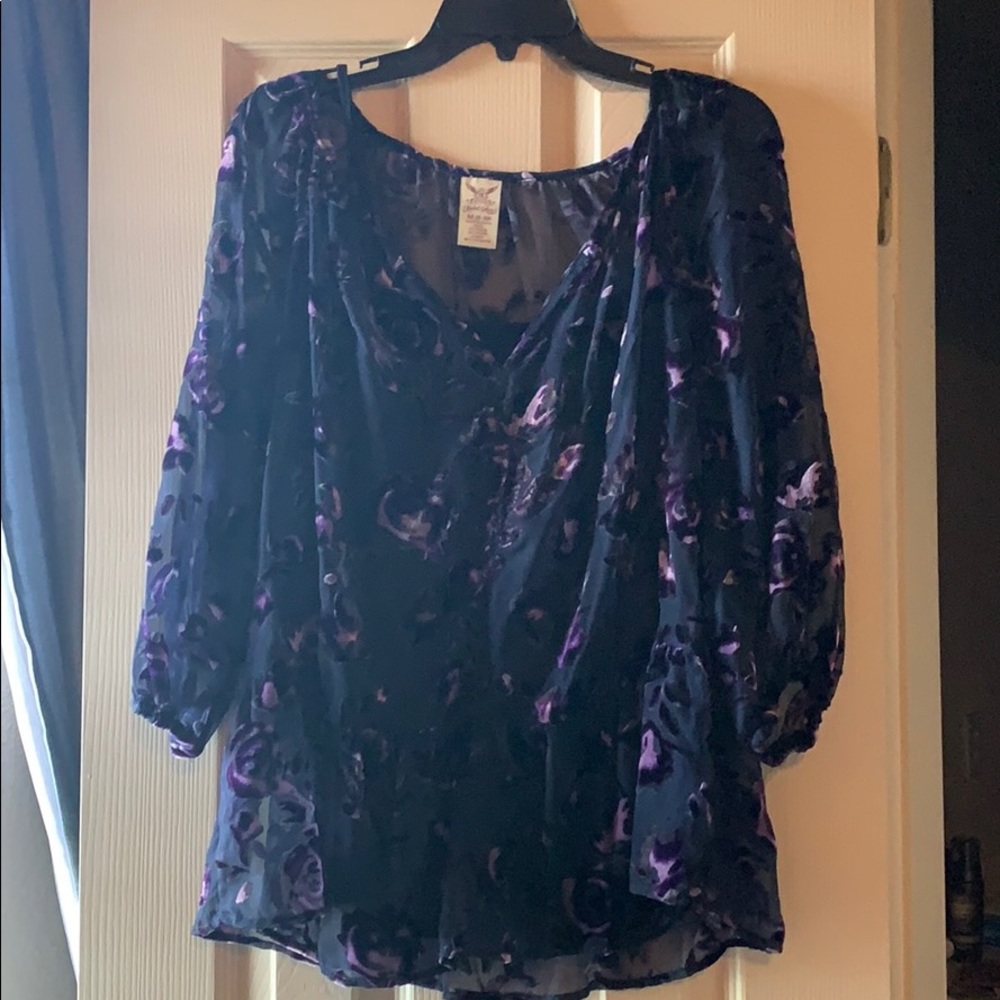 3/4 sleeve faux velvet top